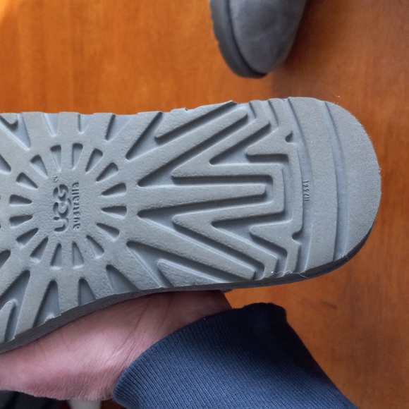 Ugg boots - Picture 3 of 4